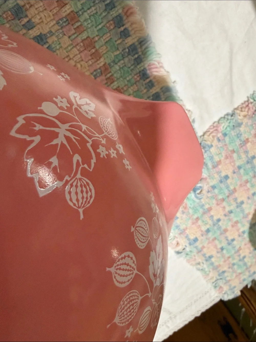Pyrex Pink gooseberry 444 Cinderella Mixing Bowl (chip)